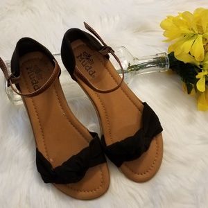 Mudd ❤Ankle Strap Black Knot Sandal Girls 4  Wom 6